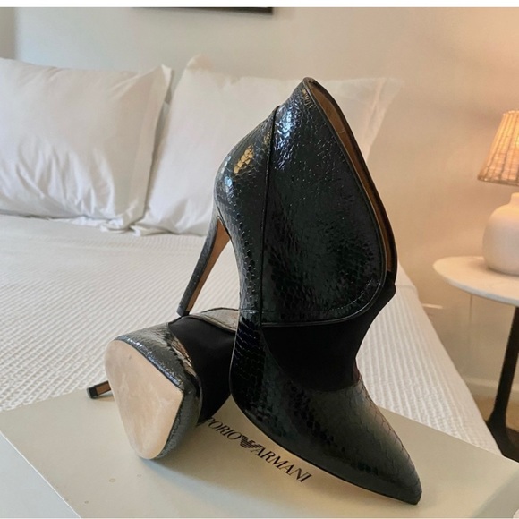 ARMANI Black Bootie Pump Heel SIZE 38 Pointed toe closed toe textured upper - Picture 3 of 13